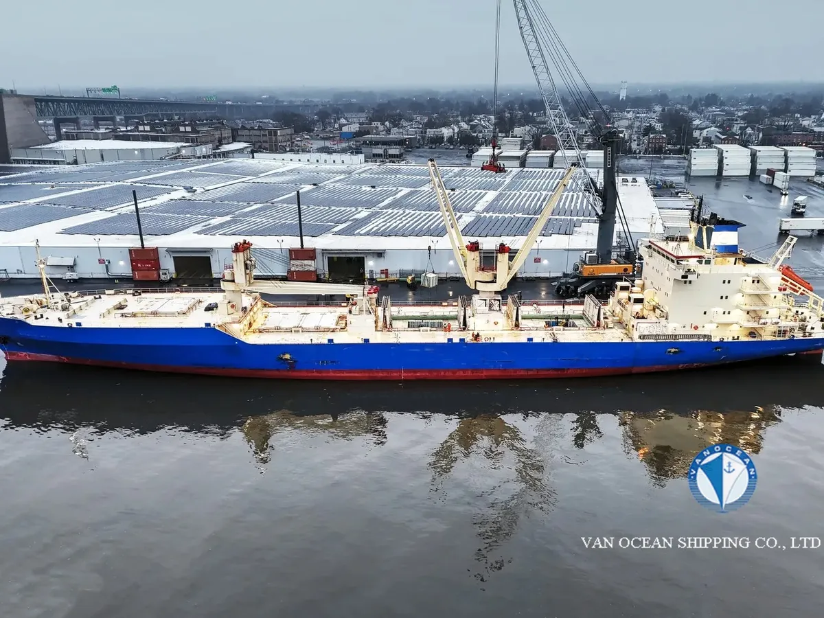 Navio frigorífico à venda