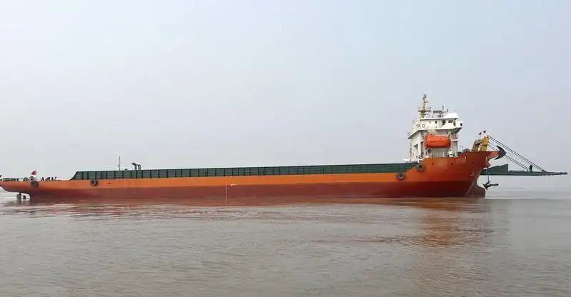 Barcaça à venda
