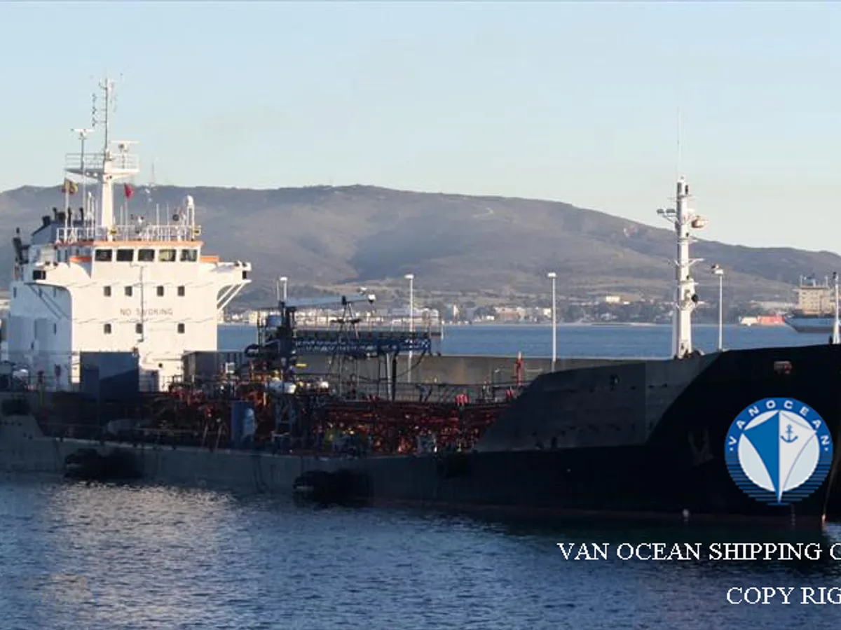 Navio-tanque de óleo/produtos químicos à venda