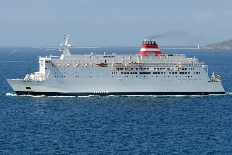 Navio RoPax à venda
