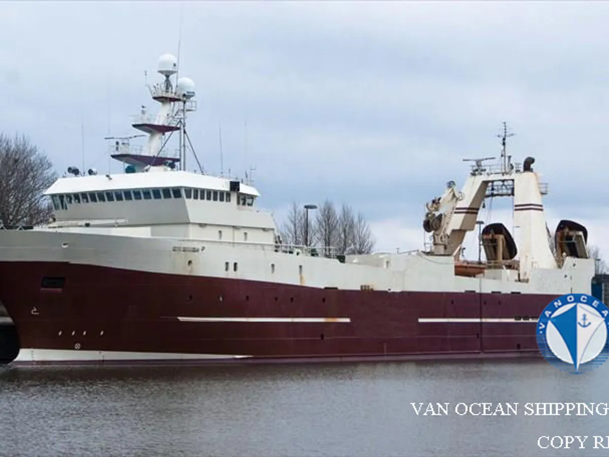 Navio de pesca de arrasto à venda