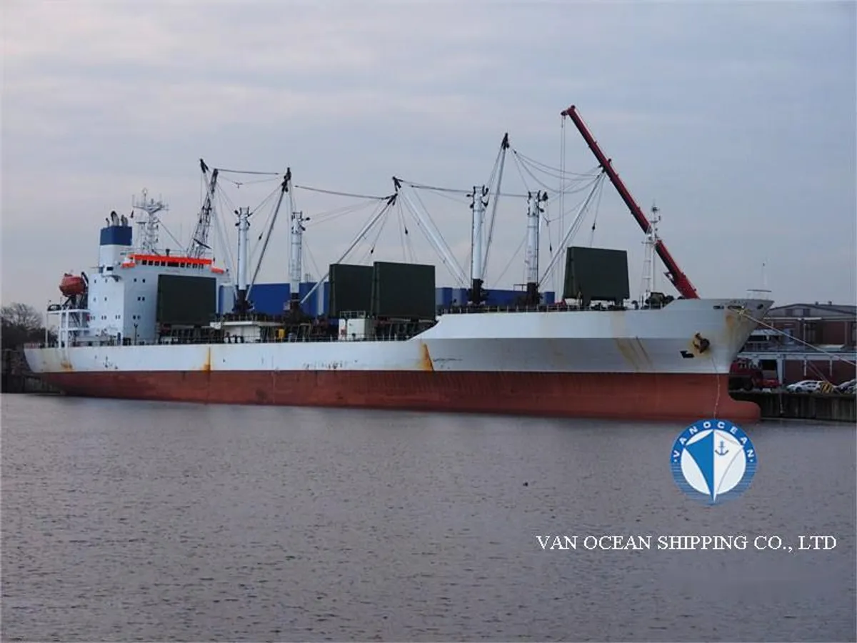 Navio frigorífico à venda
