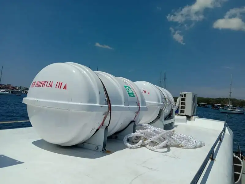 Barco de tripulação à venda
