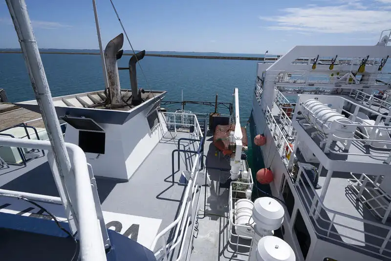 Navio de pesca de arrasto à venda