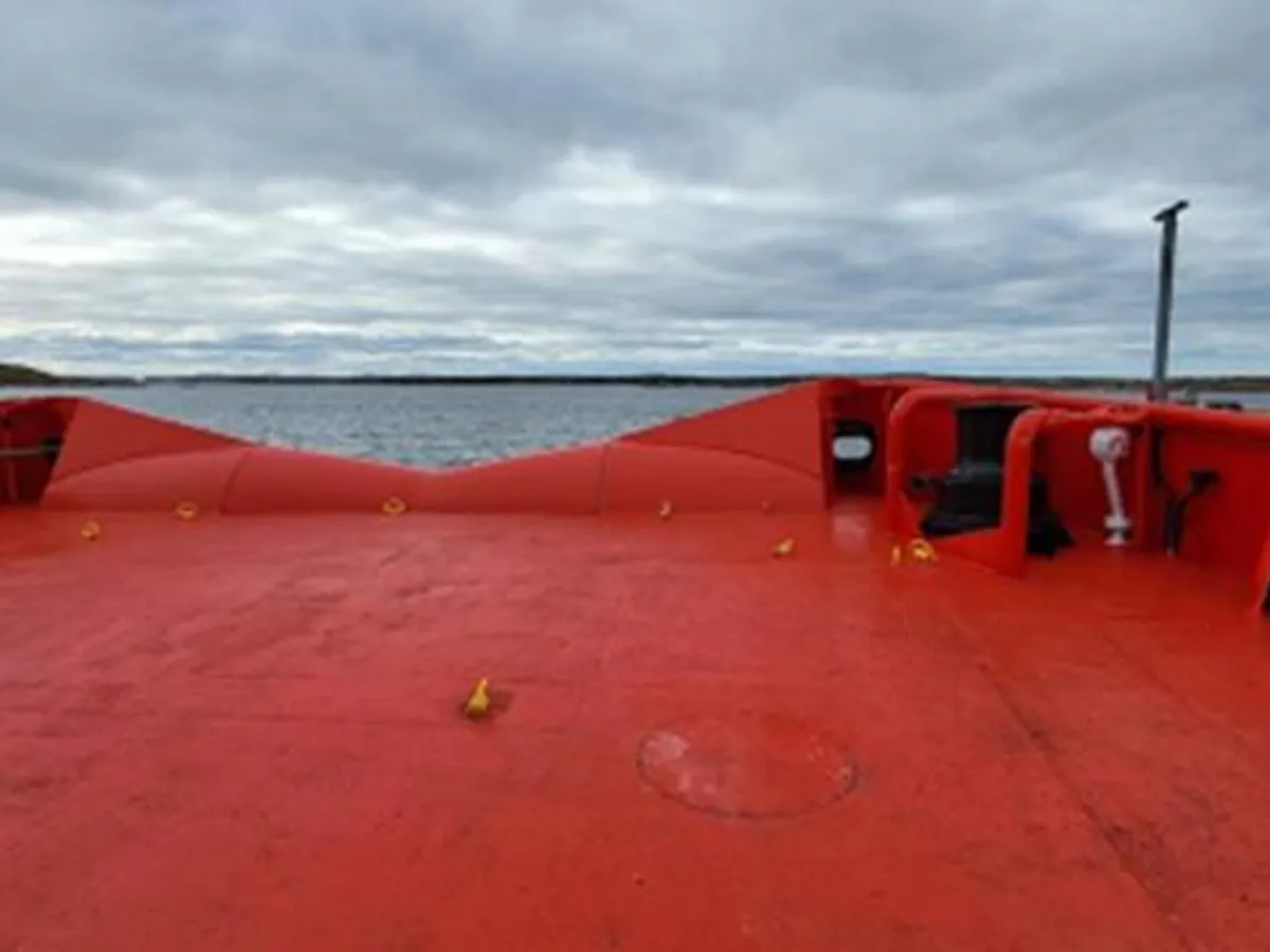 Navio de abastecimento à venda