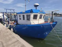 Navio de pesca à venda