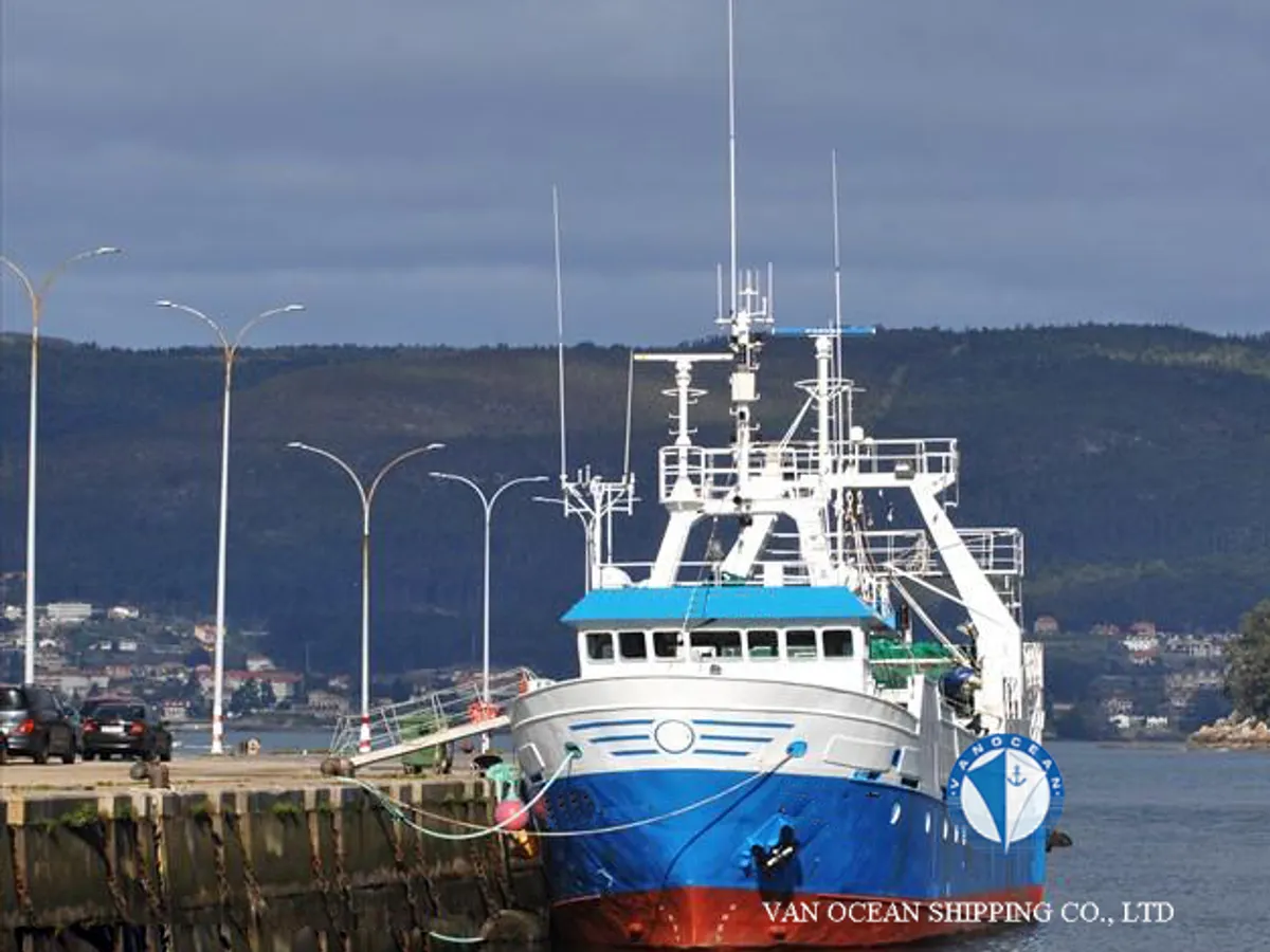 Navio de pesca de arrasto à venda