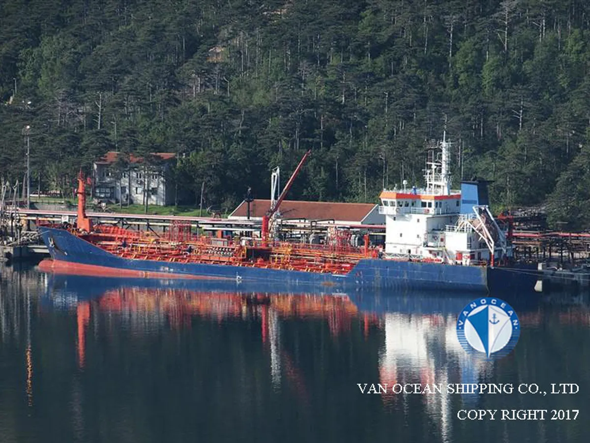 Navio-tanque de óleo/produtos químicos à venda