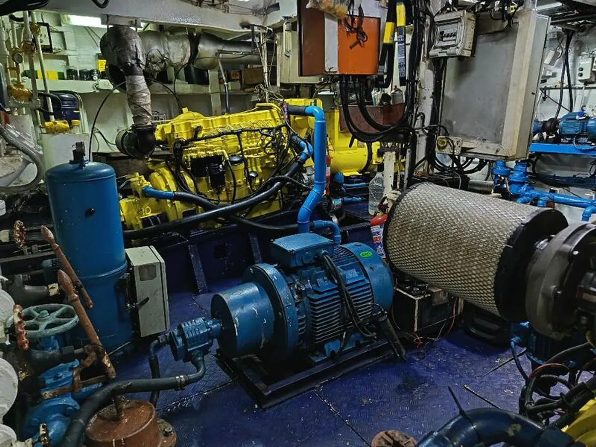 Navio de abastecimento à venda