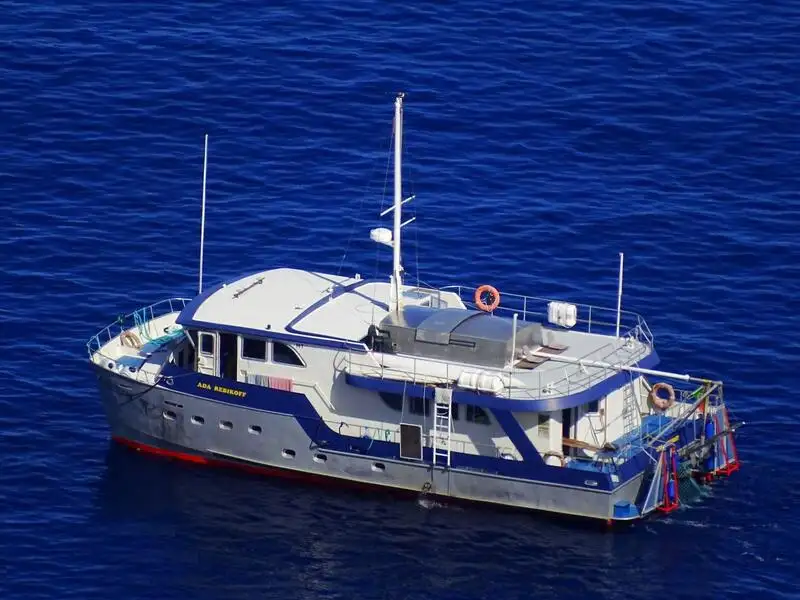 Navio de pesquisa à venda