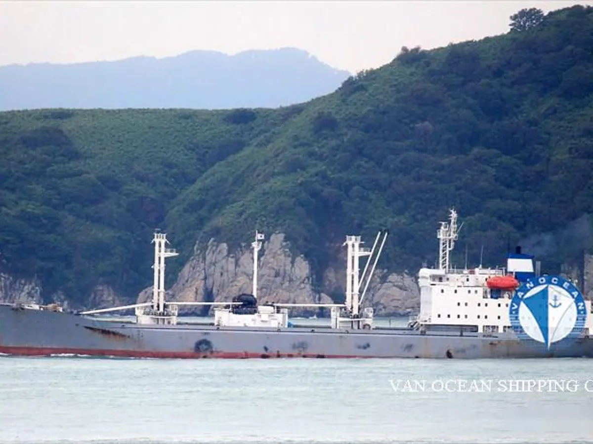 Navio frigorífico à venda
