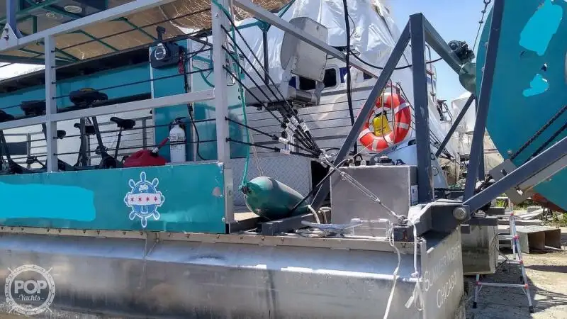 Navio porta-contêineres à venda