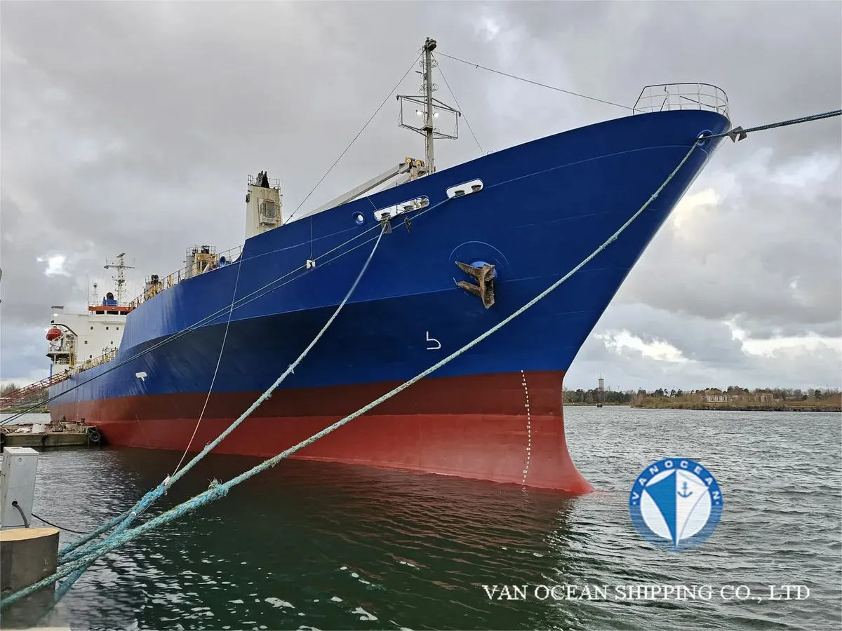 Navio frigorífico à venda