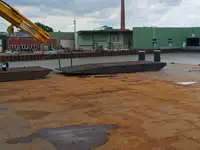 Barcaça à venda