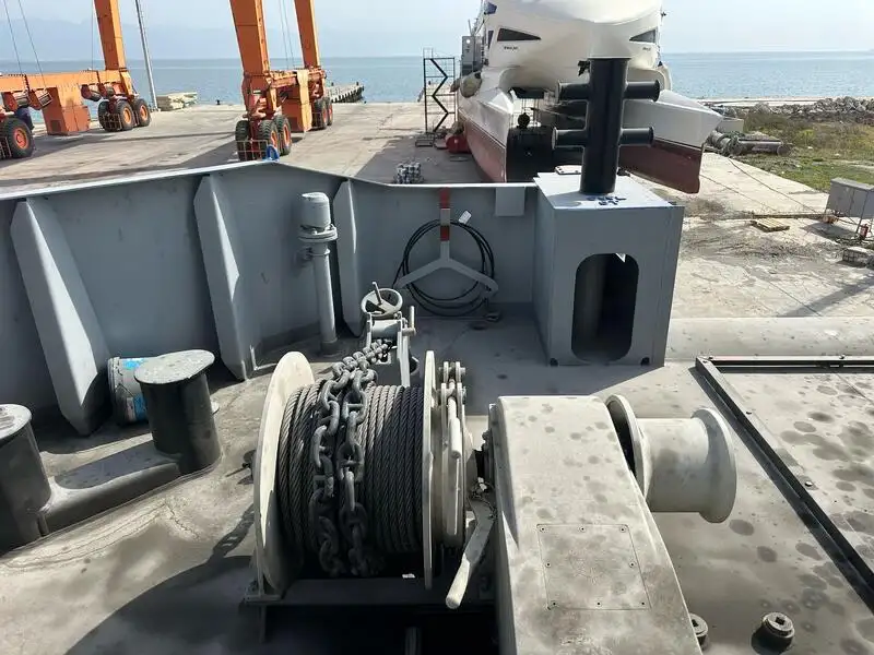 Navio porta-contêineres à venda