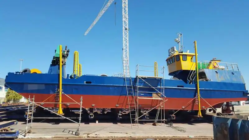 Barcos de trabalho à venda