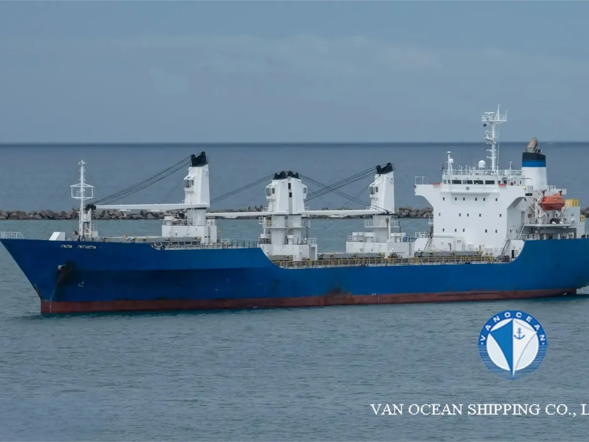Navio frigorífico à venda