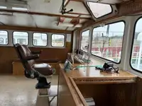 Barco de tripulação à venda