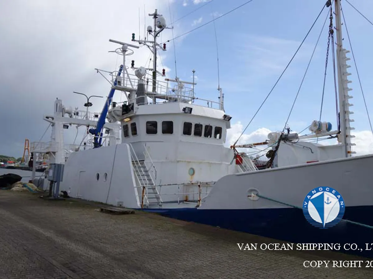 Navio de pesca de arrasto à venda