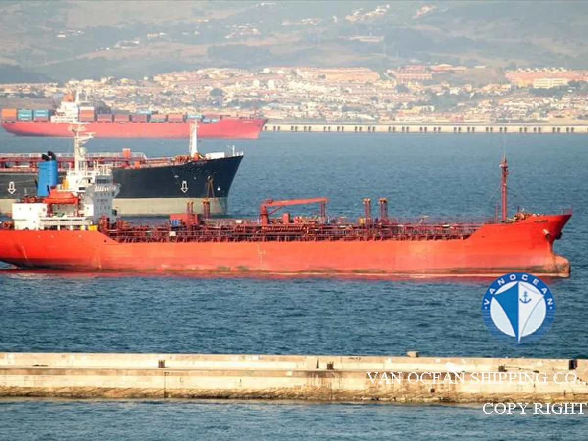 Navio-tanque de óleo/produtos químicos à venda