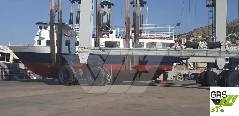 Navio de passageiros à venda