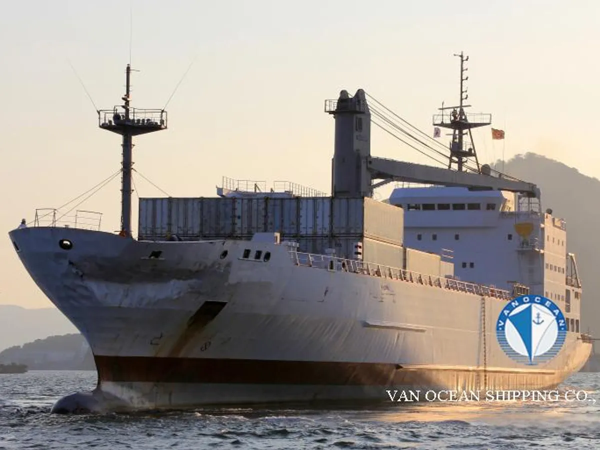 Navio frigorífico à venda