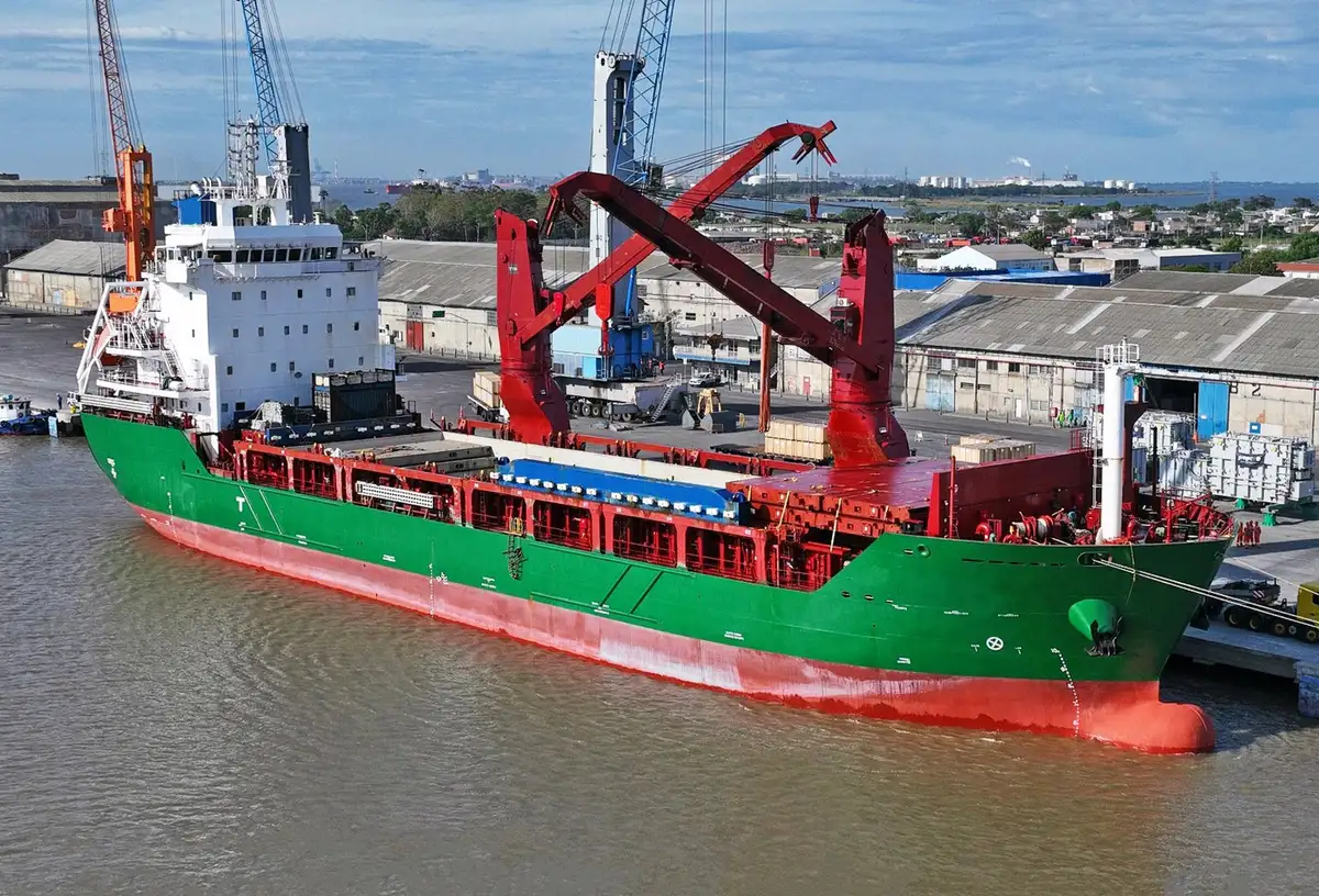 Navio frigorífico à venda
