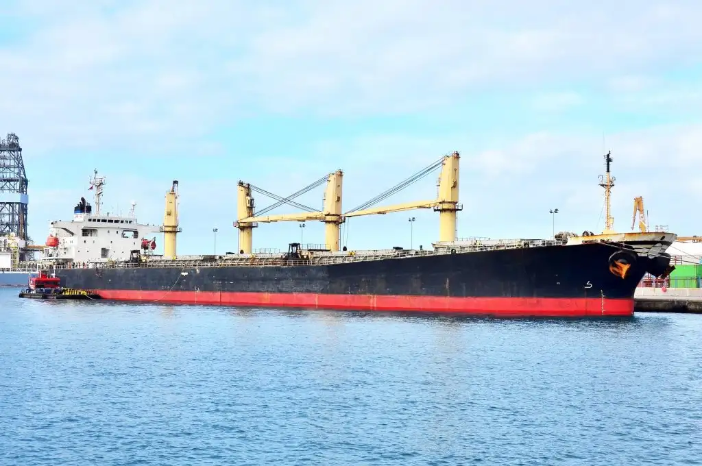Navio graneleiro à venda