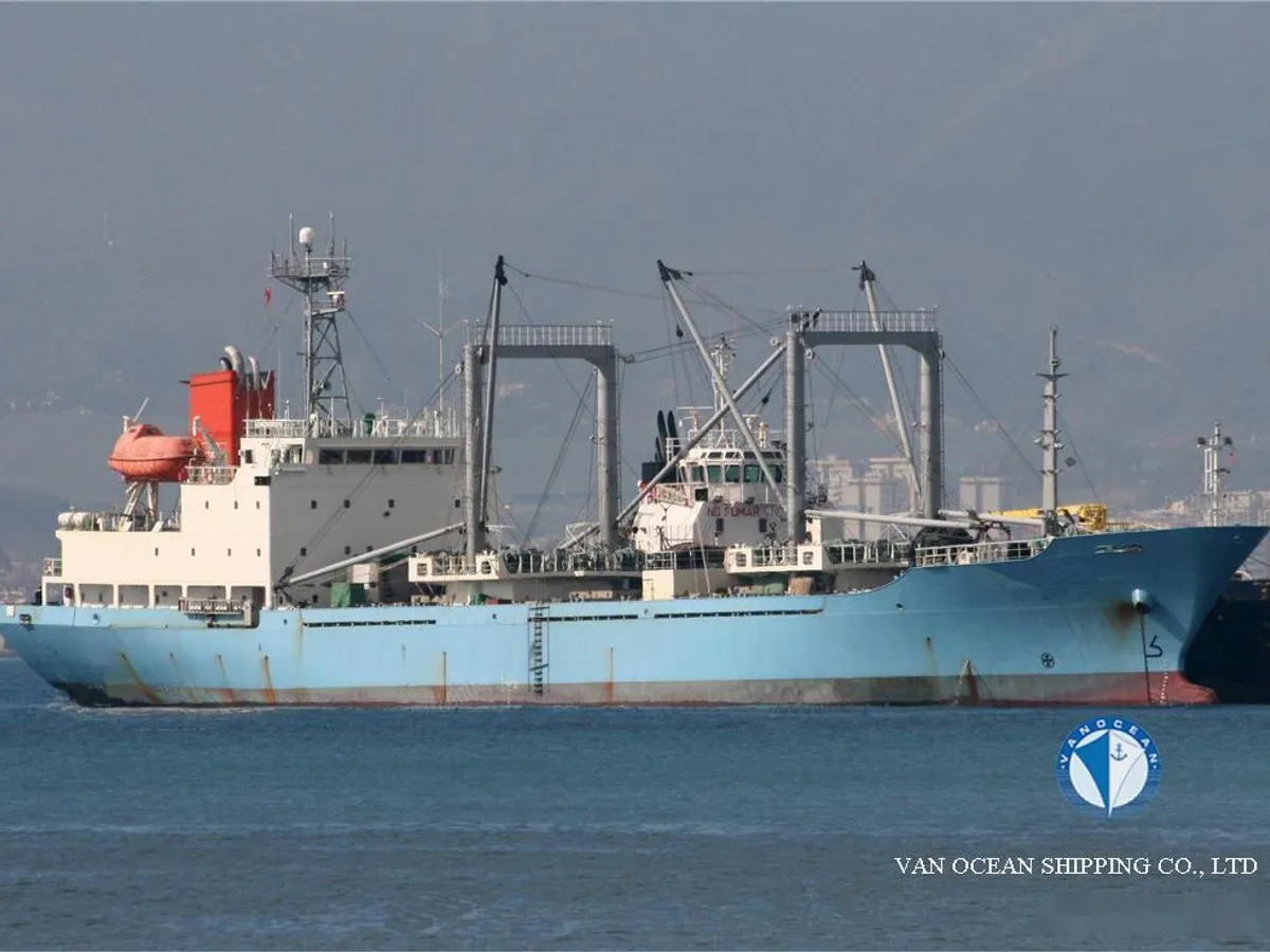 Navio frigorífico à venda