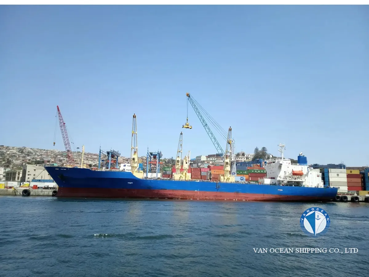 Navio frigorífico à venda