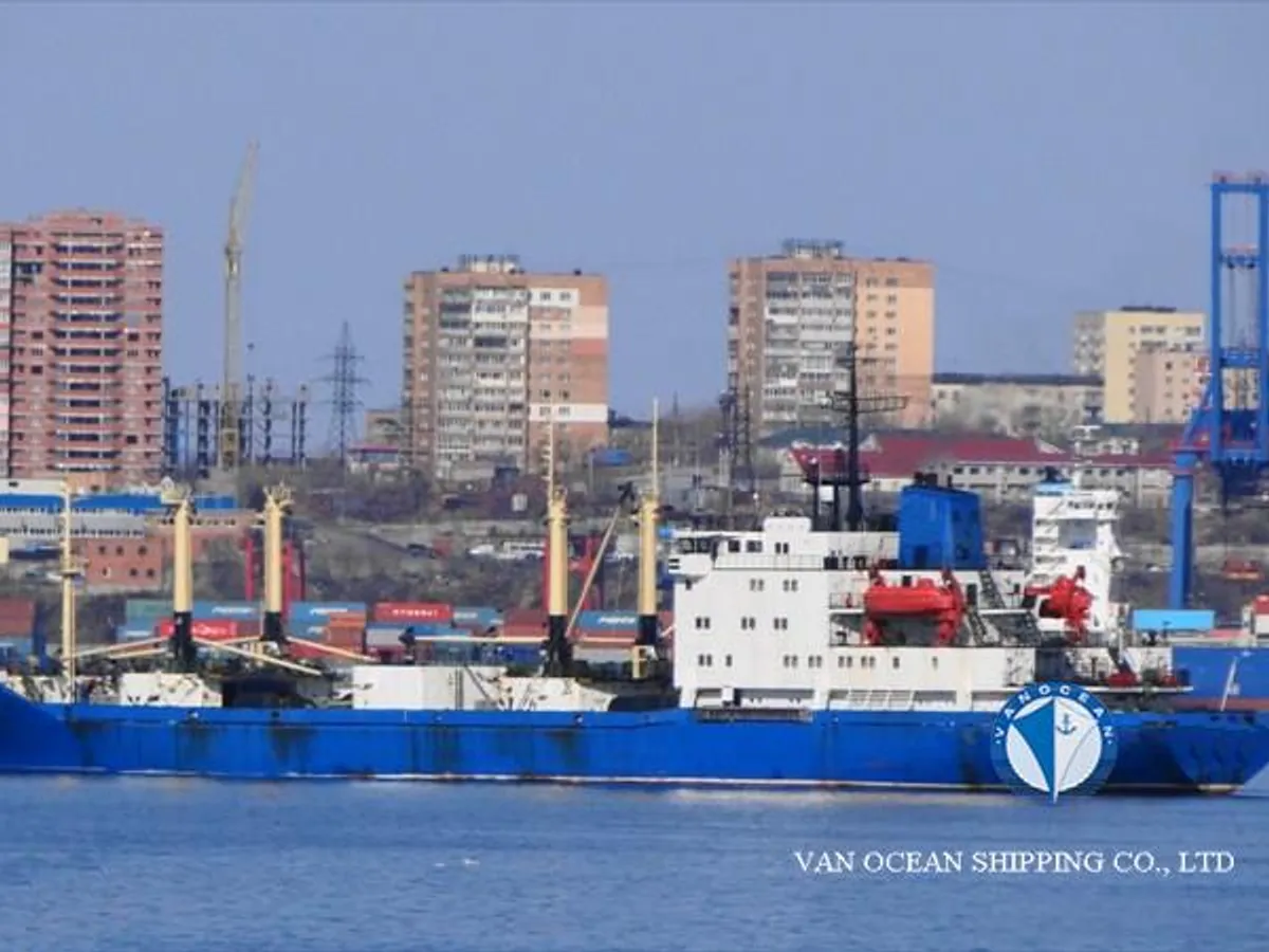 Navio frigorífico à venda