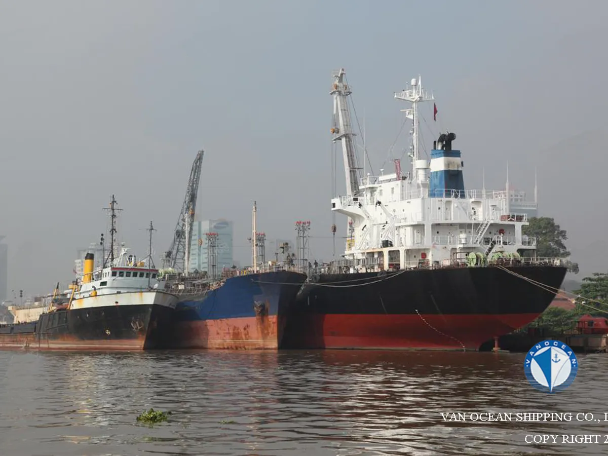 Navio-tanque de óleo/produtos químicos à venda