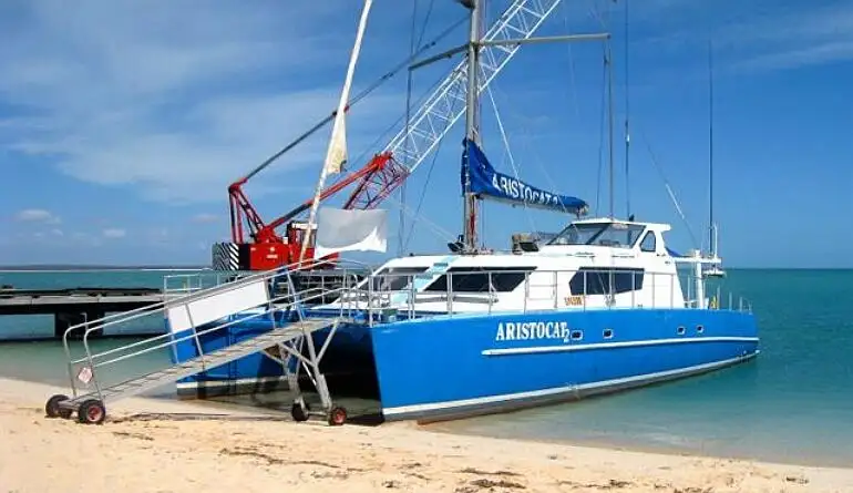Catamarã à venda