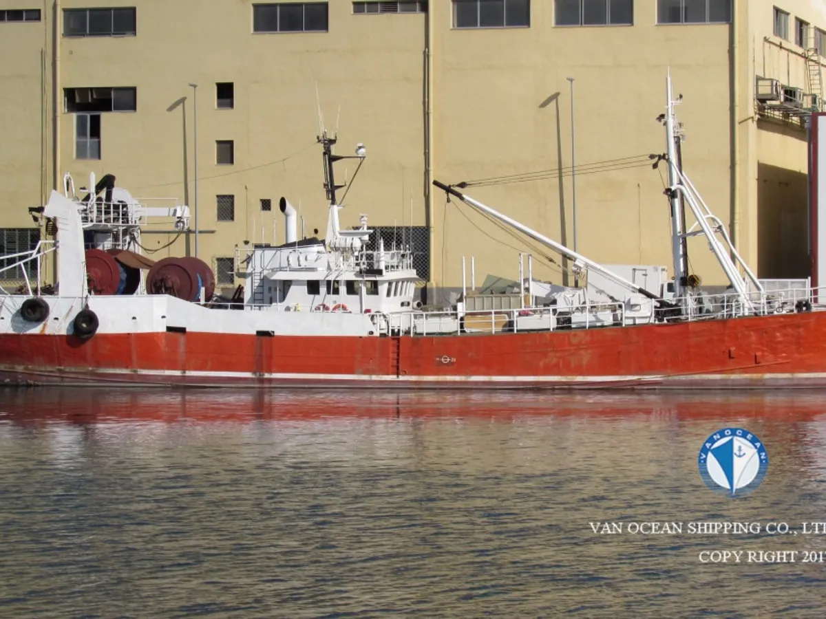 Navio de pesca de arrasto à venda