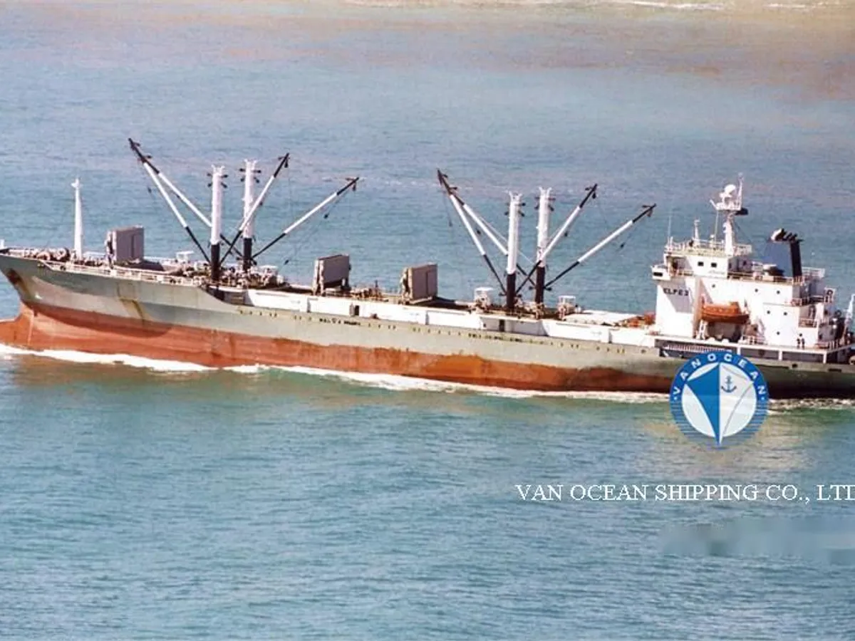Navio frigorífico à venda