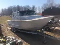 Barcos de trabalho à venda