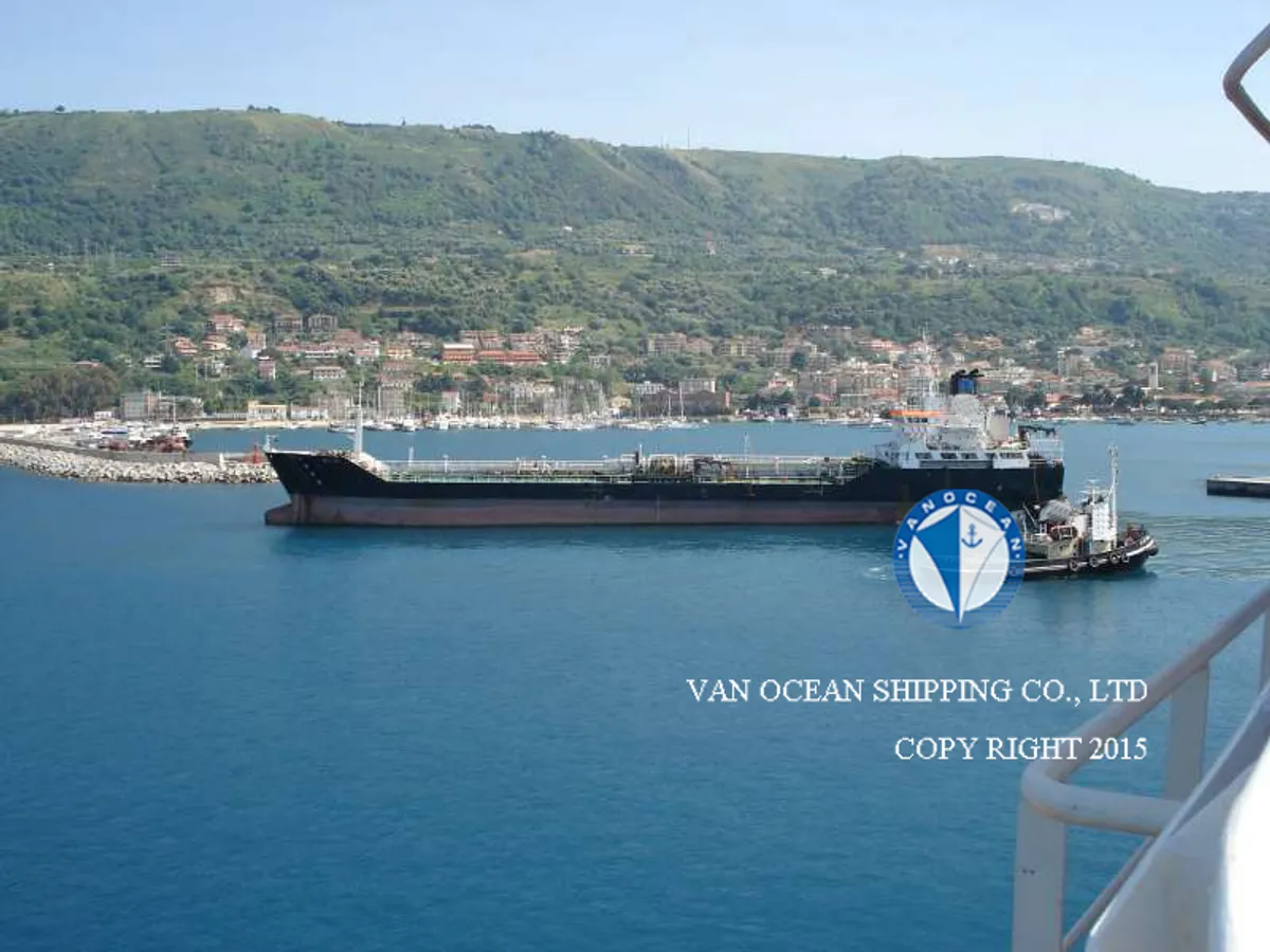 Navio-tanque de óleo/produtos químicos à venda