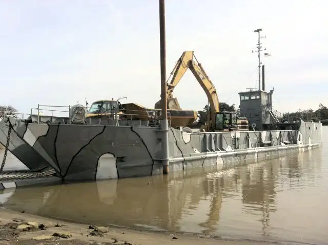 Balsa de desembarque, tanque à venda