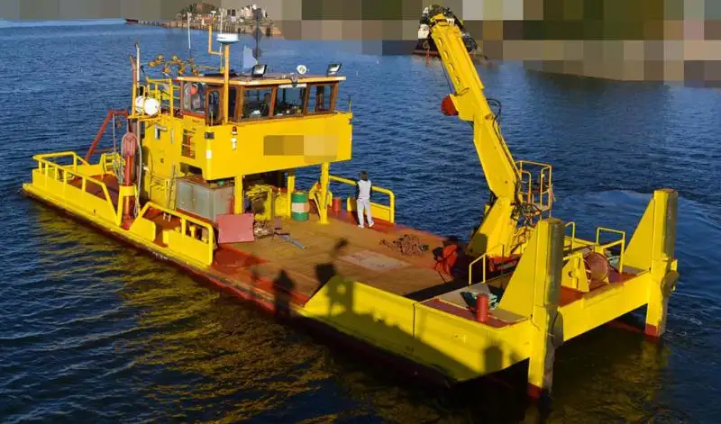 Barcos de trabalho à venda