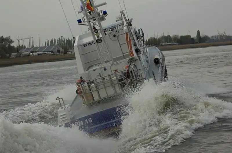 Navio de patrulha à venda