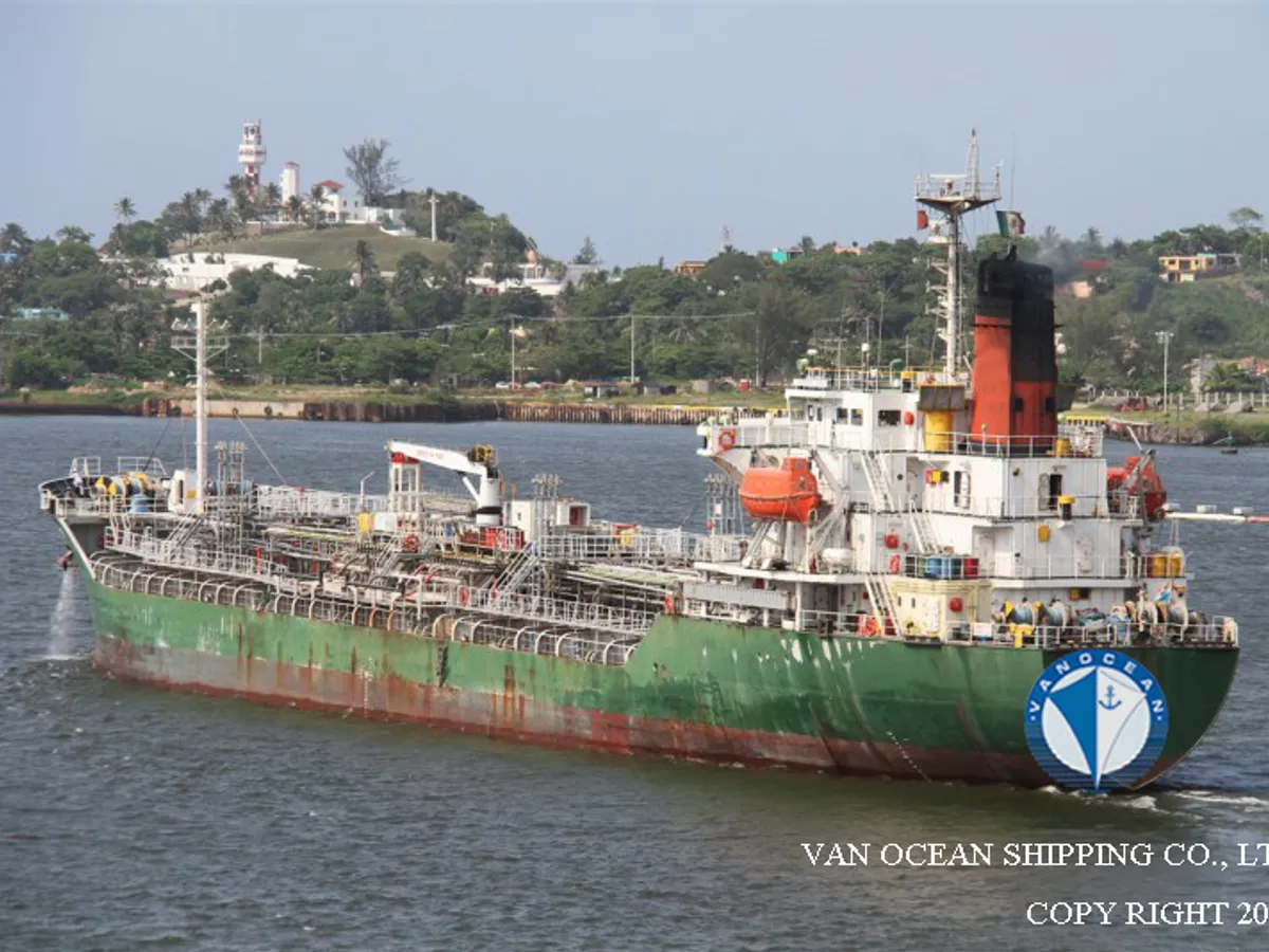 Navio-tanque de óleo/produtos químicos à venda