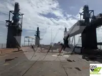 Navio porta-contêineres à venda