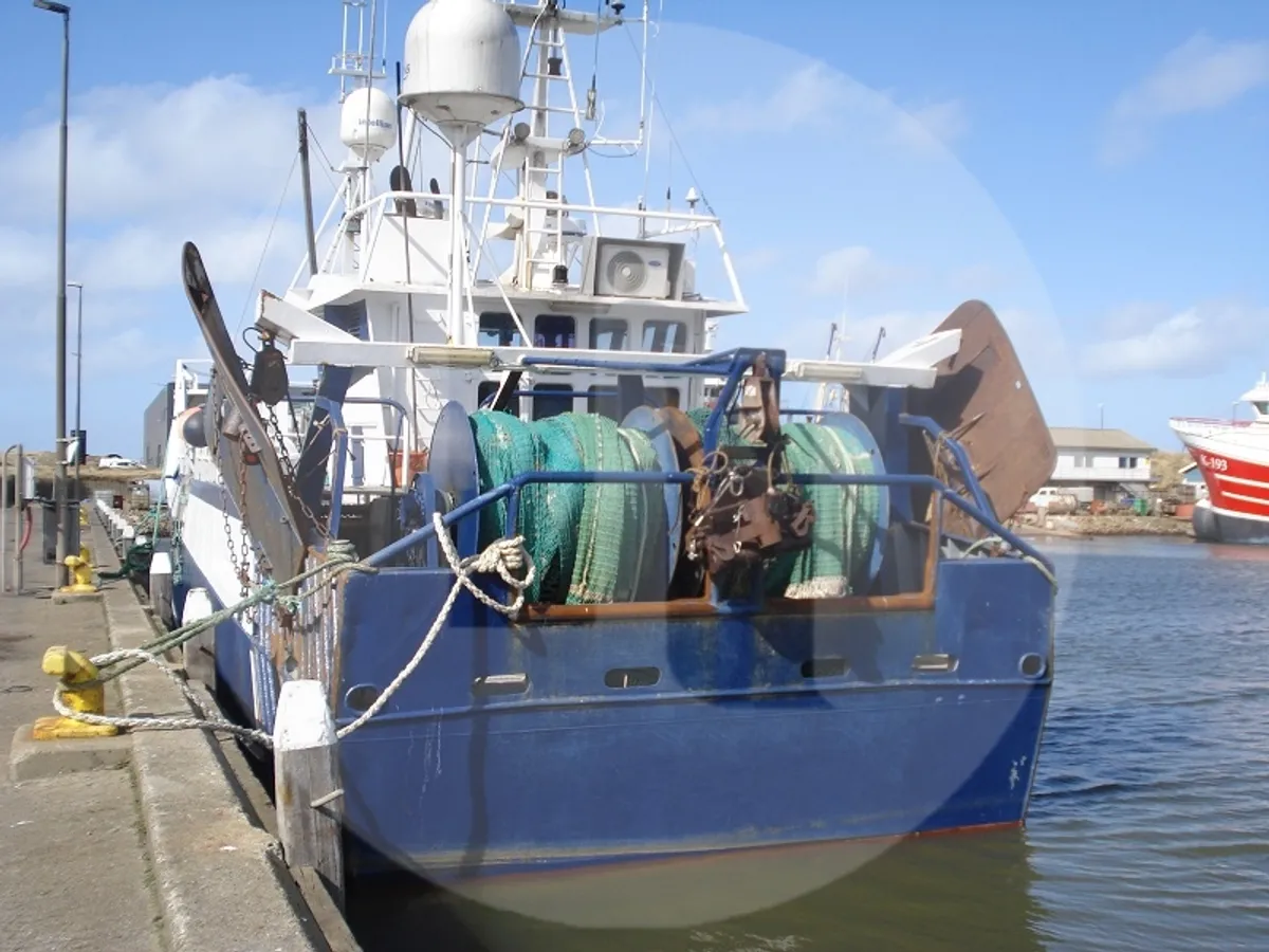 Navio de pesca de arrasto à venda