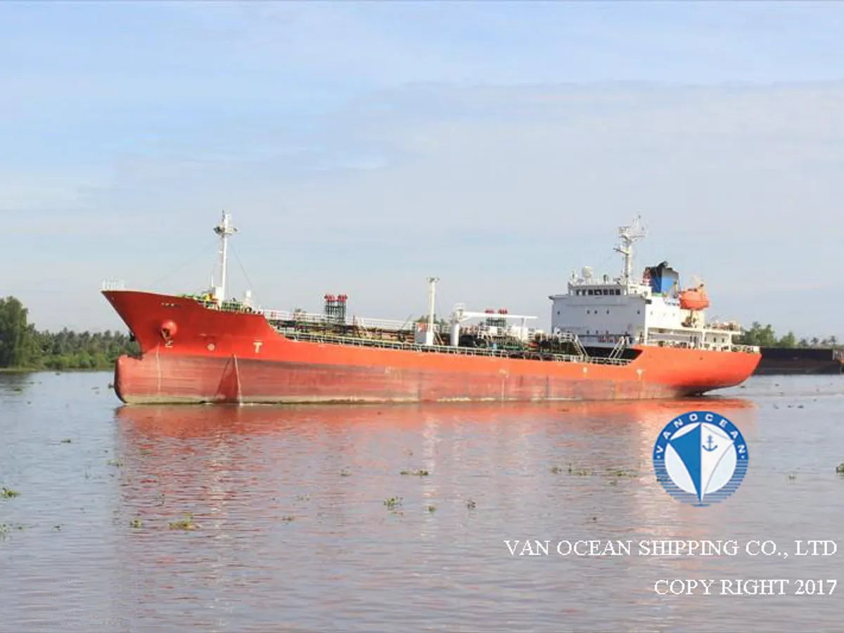 Navio-tanque de óleo/produtos químicos à venda