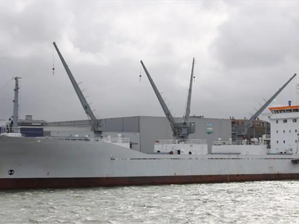 Navio frigorífico à venda