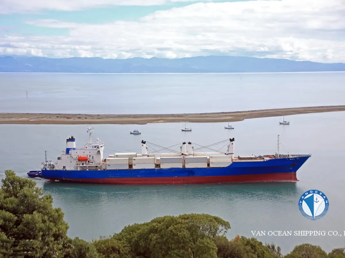 Navio frigorífico à venda