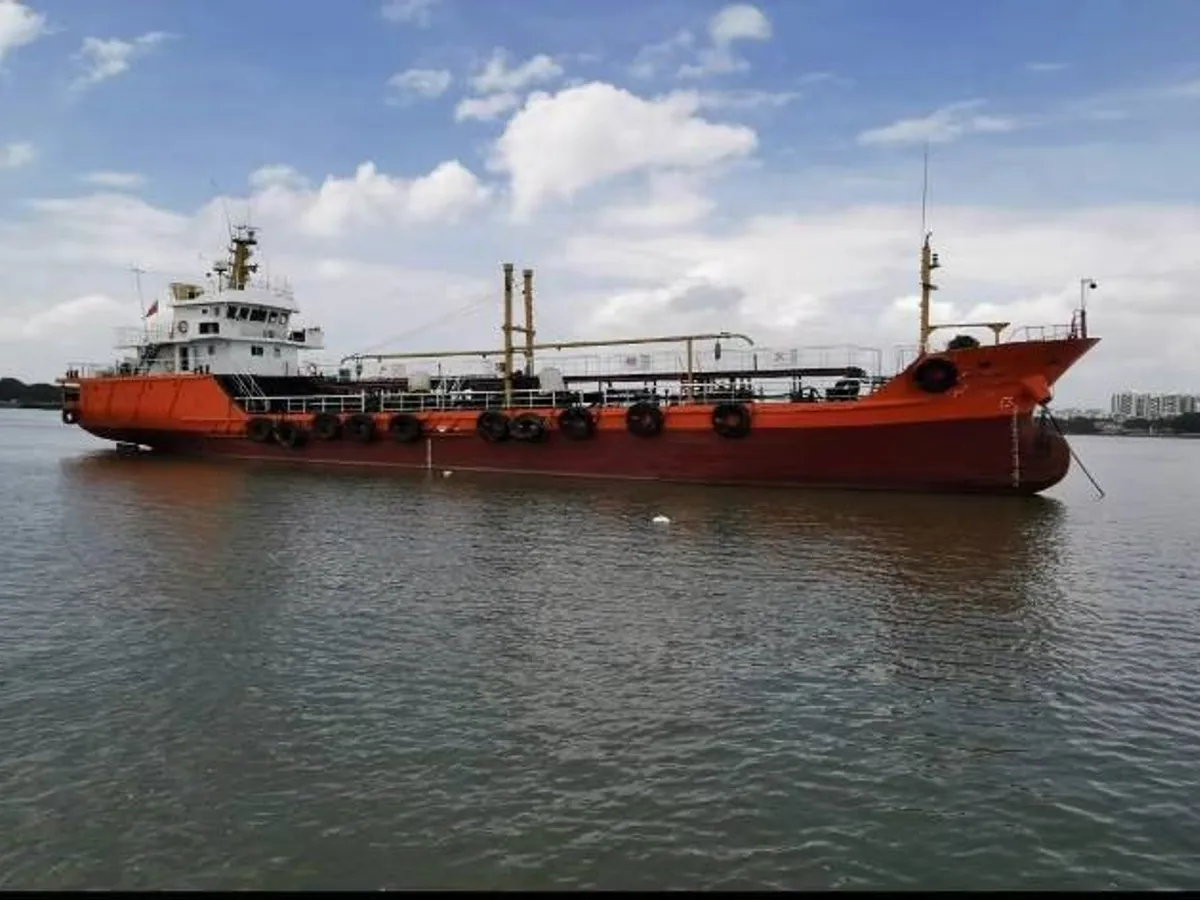 Navio-tanque de óleo/produtos químicos à venda
