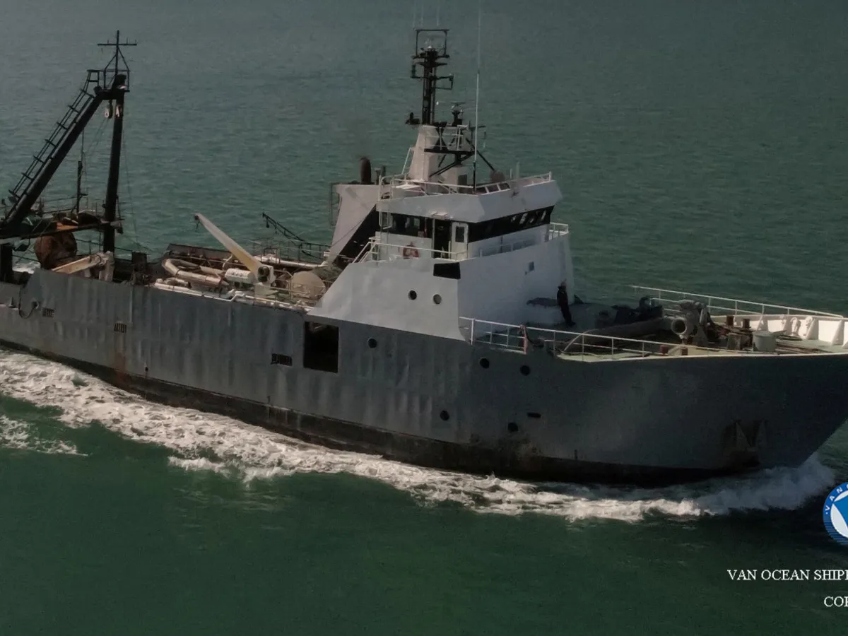 Navio de pesca de arrasto à venda