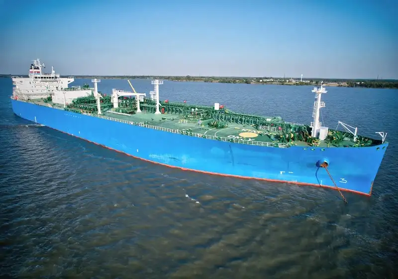 Navio transportador de GNL à venda