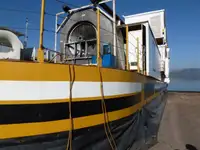 Barcaça à venda